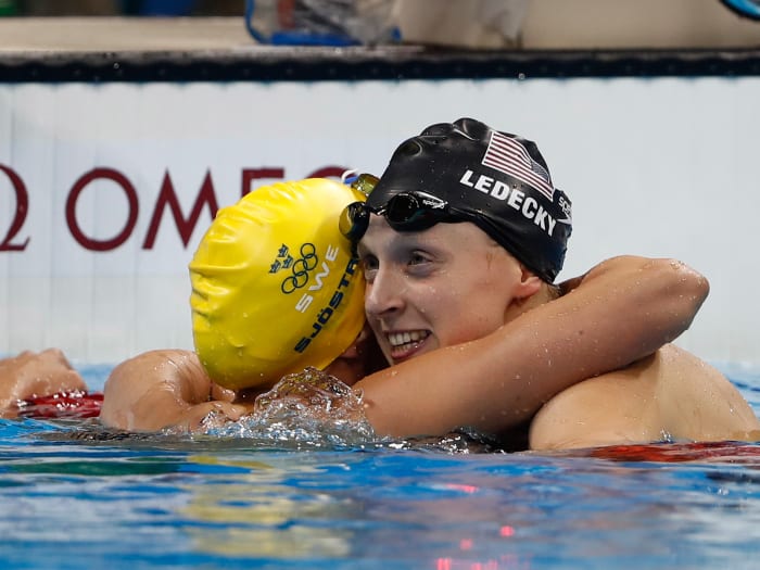 katie-ledecky-post-race-hug.jpg